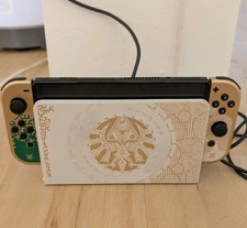 Nintendo Switch OLED Modell Legend of Zelda Edition mit Joy-Con & Dock