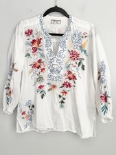 Johnny Was Size S White Floral Embroidered 3/4 Sleeve White Top Blouse