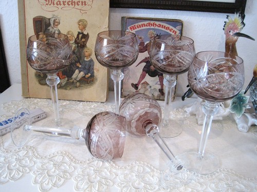 6 alte Weingläser Stiel+Fuß beschliffen Römer Überfang rot rose lila aubergine - Bild 7 von 20