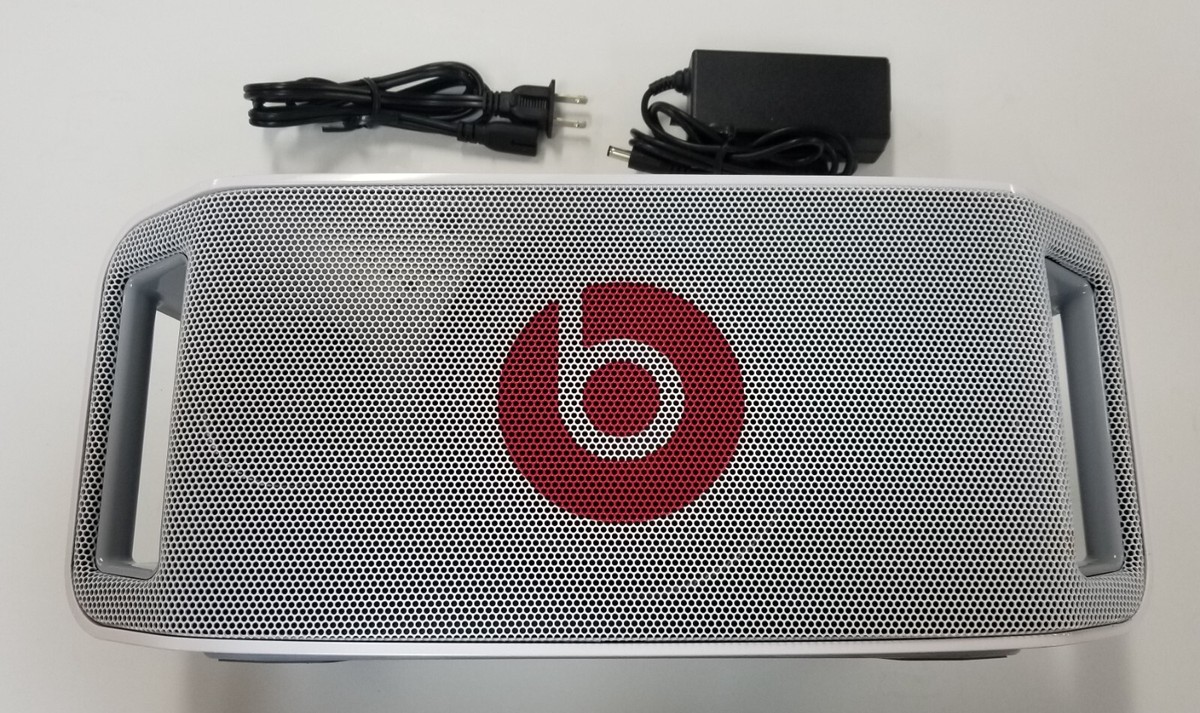 Beats by Dr. Dre Beatbox Portable Red & White Bluetooth Very Beats by Dr. Dre Beatbox Portable Red & White Bluetooth Very