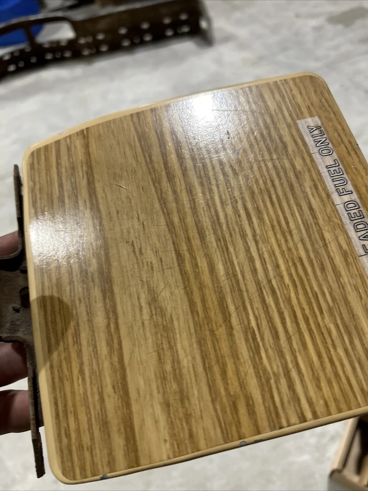 Pontiac Safari Wagon 1987-1989 puerta de gasolina puerta de combustible grano de madera Foto 3 de 4