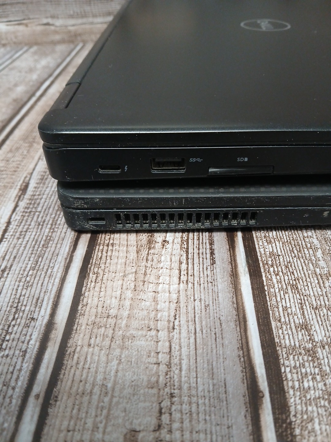 Dell Latitude 5491, 14-Inch Laptop, with Intel Core i7-8850H, 256 GB SSD (Solid State Drive), Windows 11 Pro