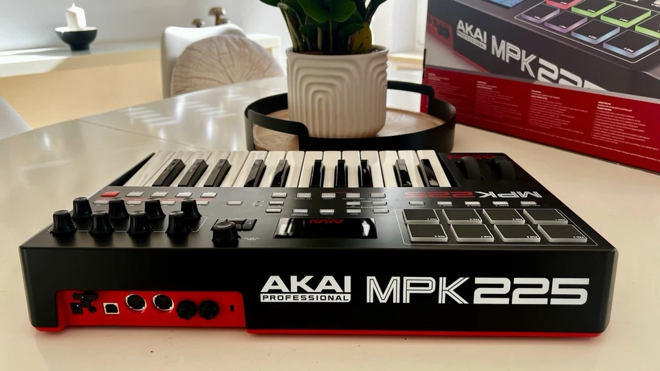 Akai Professional MPK 225 MIDI Keyboard Controller / Neuwertig! - Bild 3 von 4