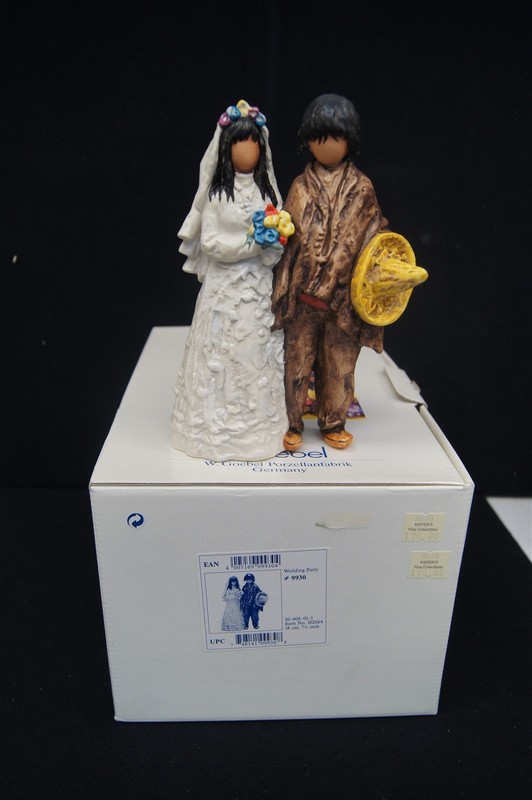 GOEBEL DeGRAZIA Porcelain Figurine #10-408 Wedding Party 7.25"