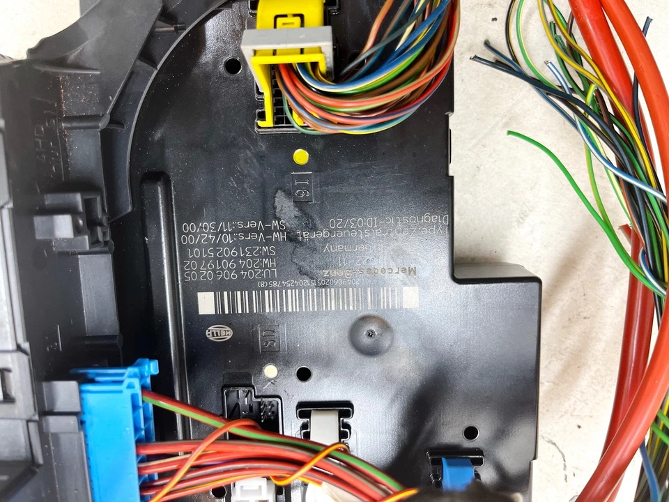 12-14 MERCEDES BENZ W204 C300 CAJA RELÉ DE FUSIBLES TRASERO MÓDULO DE CONTROL SAM OEM Foto 4 de 4