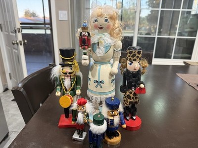Wood Nutcracker  6 Pc Diferent Sizes