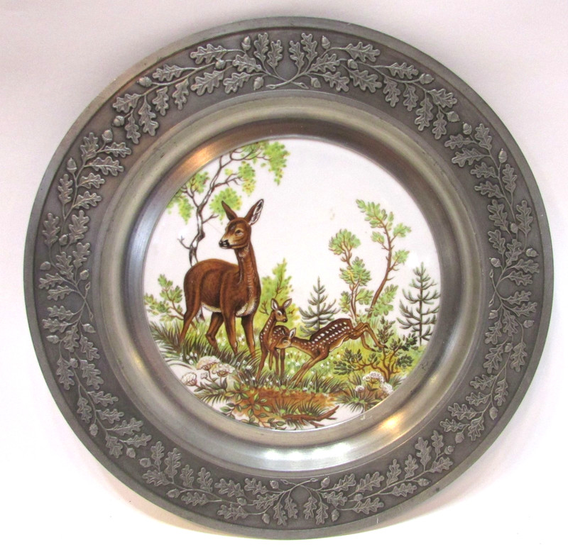 Vintage 1980's Porcelain Doe Deer 2 Fawn Babies Plate 8" dia Nickel Leaf Framed