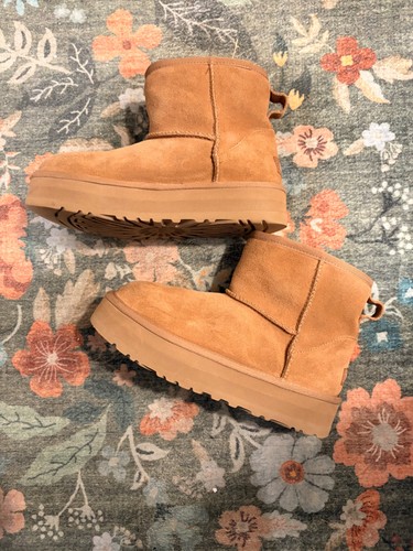 UGG Classic Ultra Mini Platform size 5 chestnut