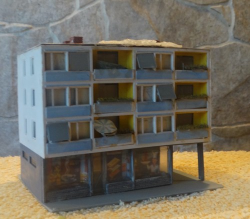 Casa residencial y comercial Kibri 8111 (pista H0) - terminada de construir oferta 1 | Zustand: Gebraucht