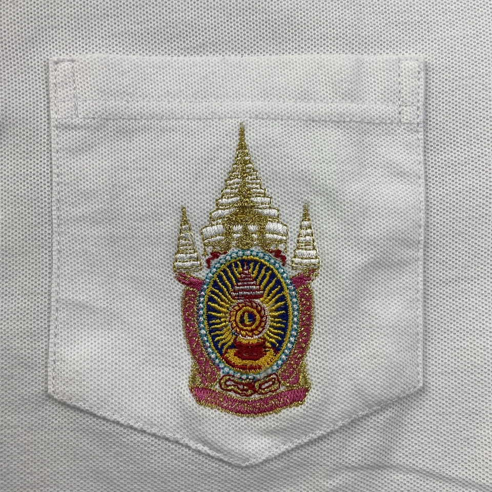 Polo El Reino de Tailandia Blanco Borde Rosa Castillo Bordado Talla Grande Usado en Excelente Condición Foto 3 de 4