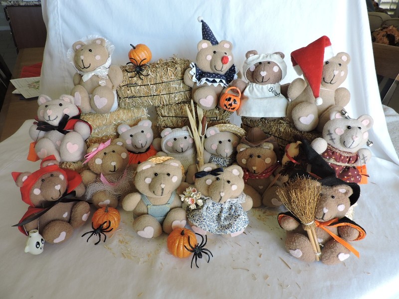Teddy Bear Hay Farm Halloween Party 15 Bears in Costumes Eight Bales of Hay
