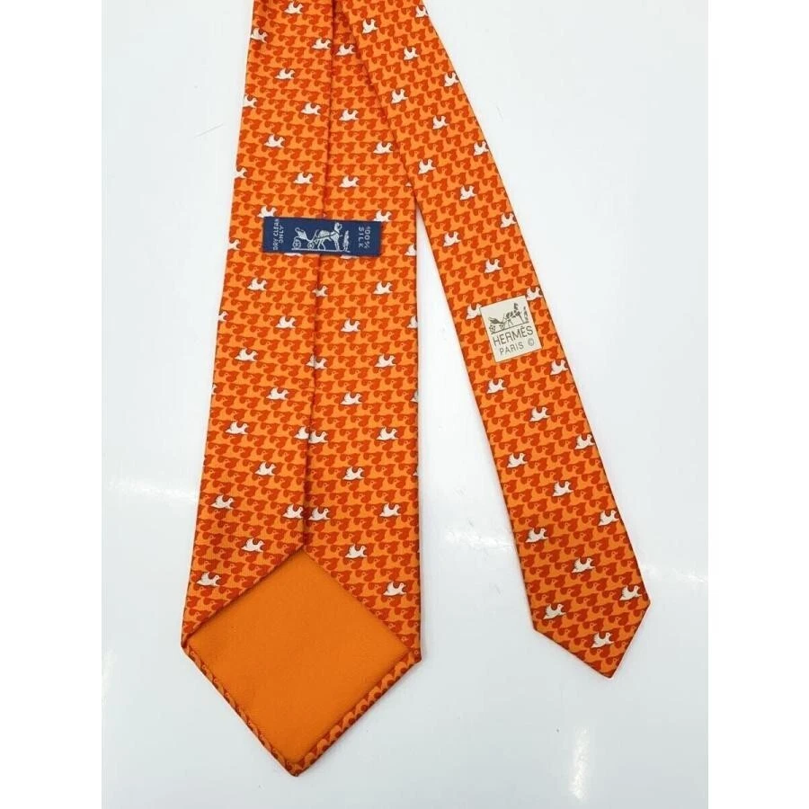 Gravata de pescoço HERMES seda laranja vermelho logotipo vendedor japonês N0122 35 Fabricada na França - Imagem 2 de 4