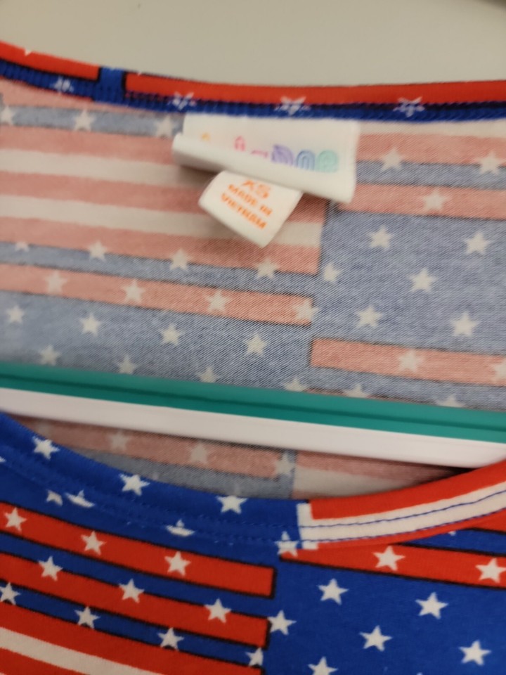 Haut LuLaRoe Irma Taille L Americana Stars & Top Hats 4 Juillet - Neuf Avec étiquettes