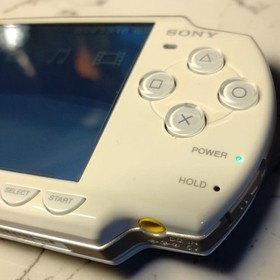 Sony PSP 2000 Console Ceramic White PlayStation Portable Japan NTSC-J CIB Boxed