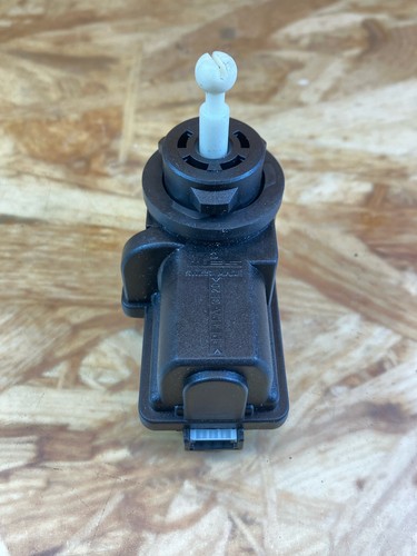 380742 Stellmotor Scheinwerfer rechts VW Lupo (6X/6E) 6X0941295D