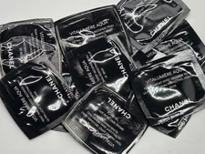 20 x CHANEL VITALUMIERE AQUA ULTRA LIGHT PERFECTING MAKEUP Samples No. 30 BEIGE