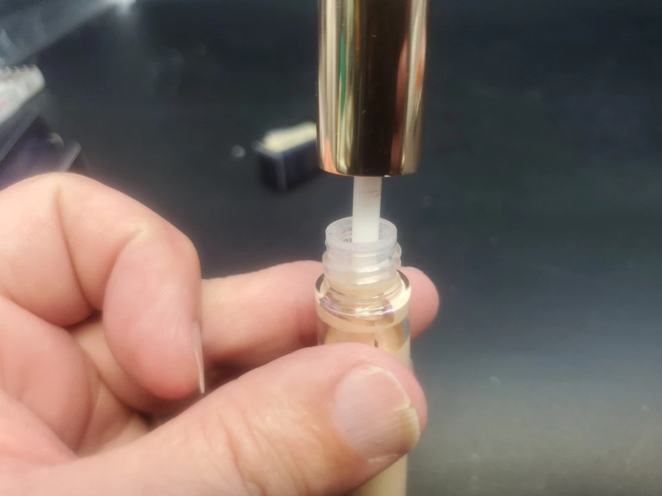 Estee Lauder New Double Wear Concealer 1N Light Neutral 0.24oz Flawless Wear FS - Image 4 of 4