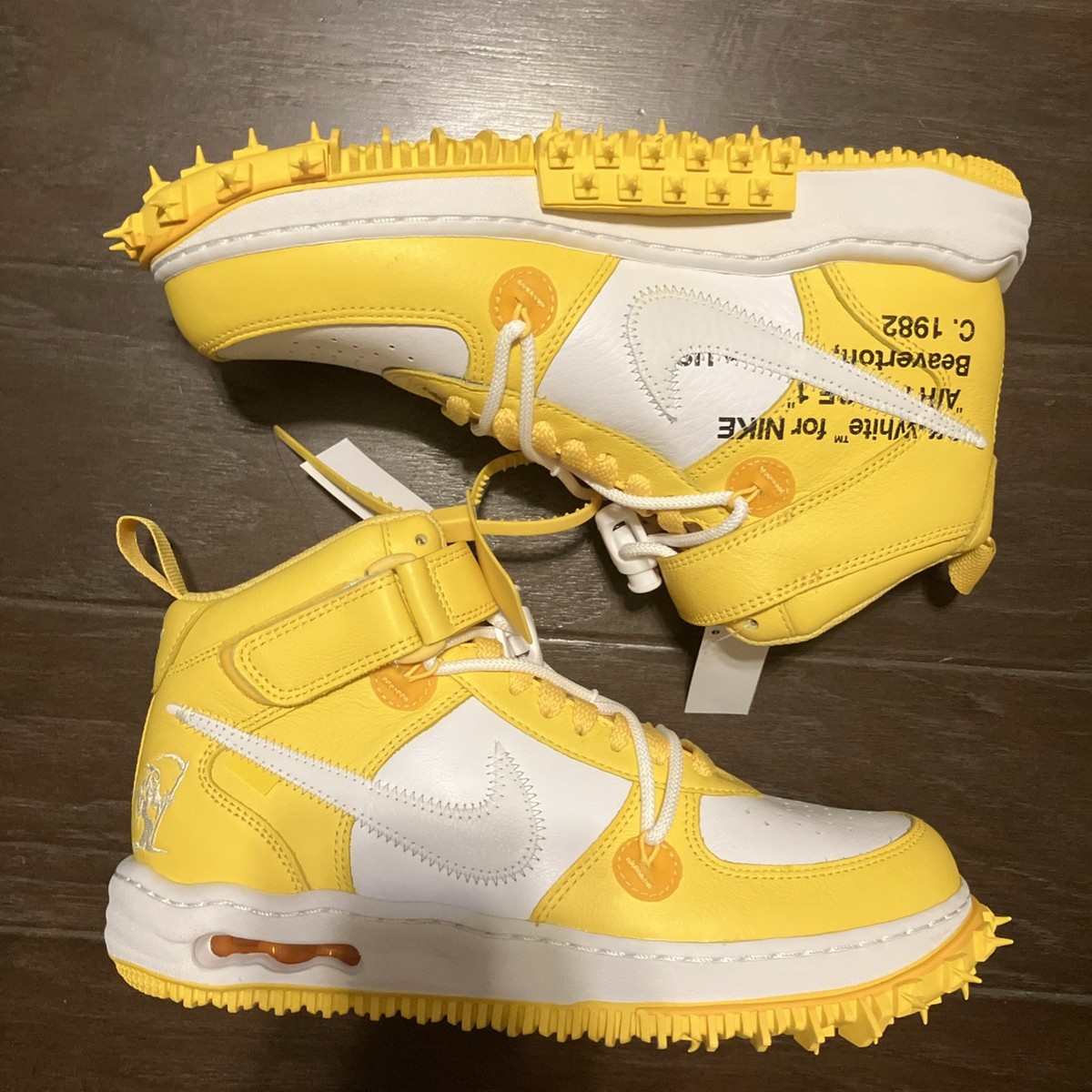 Size 8.5 - Nike Off-White x Air Force 1 SP Leather Mid Varsity