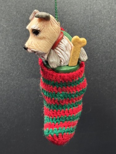 1985 Hallmark Doggy in einem Strumpf Weihnachtsschmuck Welpe Hundeknochen gestreifte Socke - Bild 2 von 9
