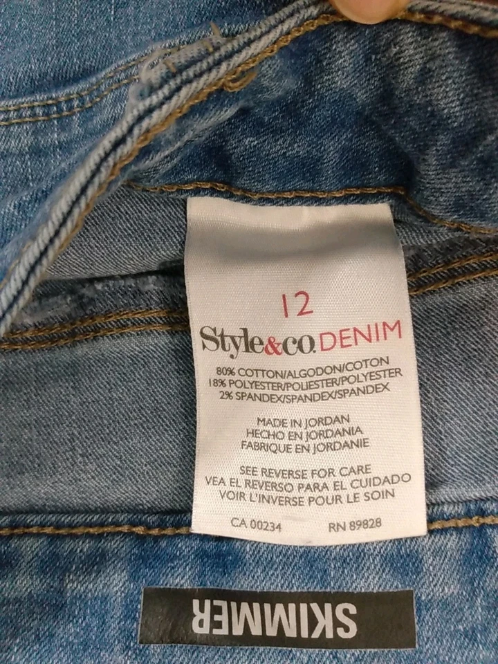 Style & Co Denim Skimmer Women's 12 Capri Shorts Blue  Front Pockets 14" Inseam - Image 4 of 4