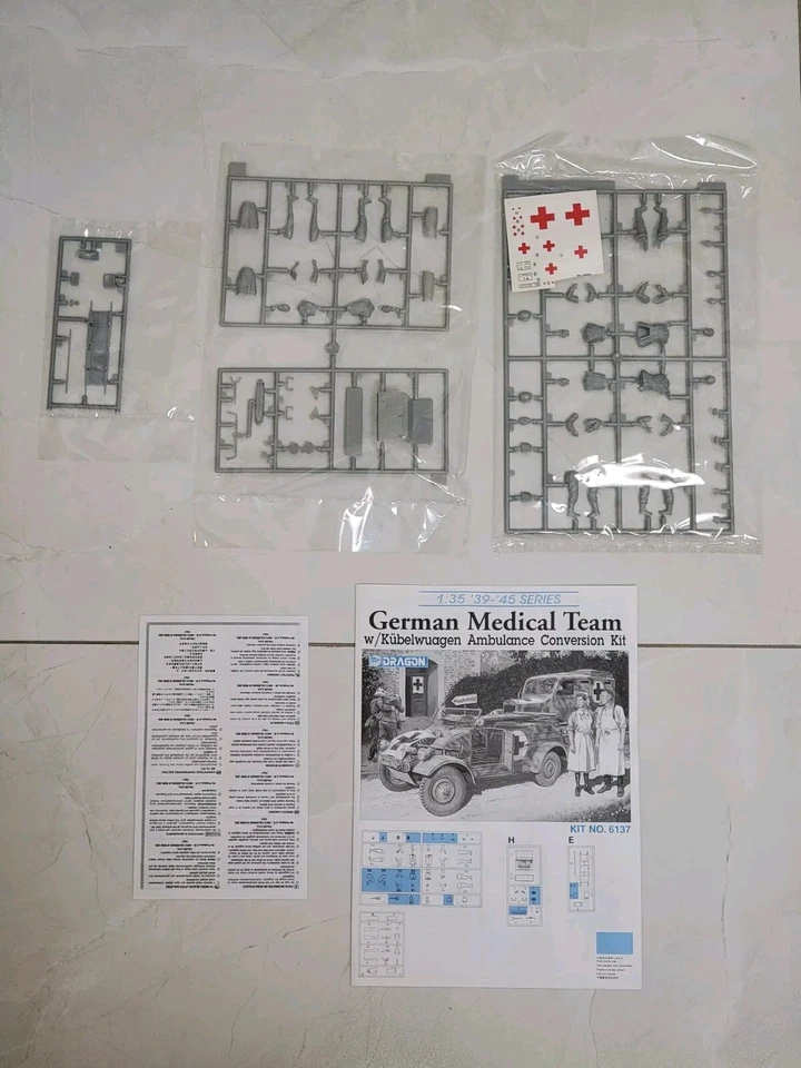 Dragon 1/35 squadra medica tedesca 6137 WWII Kubelwagen unità infermiere medico - Immagine 2 di 2