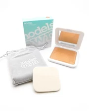 Models Own Backstage Creme to Powder Foundation, Beige 04  .15oz