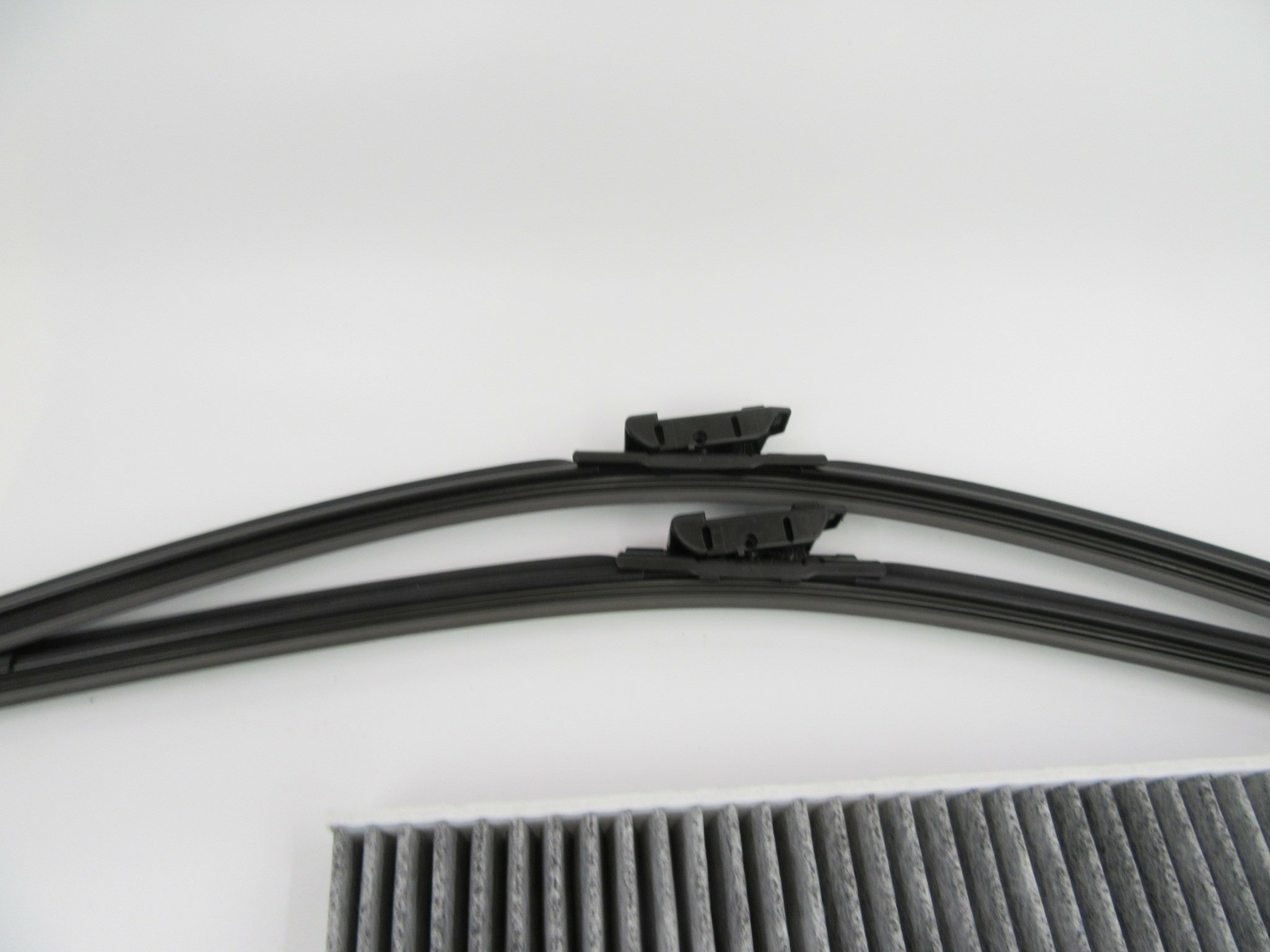 Maserati Ghibli Quattroporte front rear brake pads filters wiper blades #590
