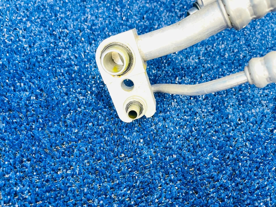 2015-2017 Chrysler 200 A/C Line Hose Set OEM 68103140AB 68103137AC - Image 4 of 4