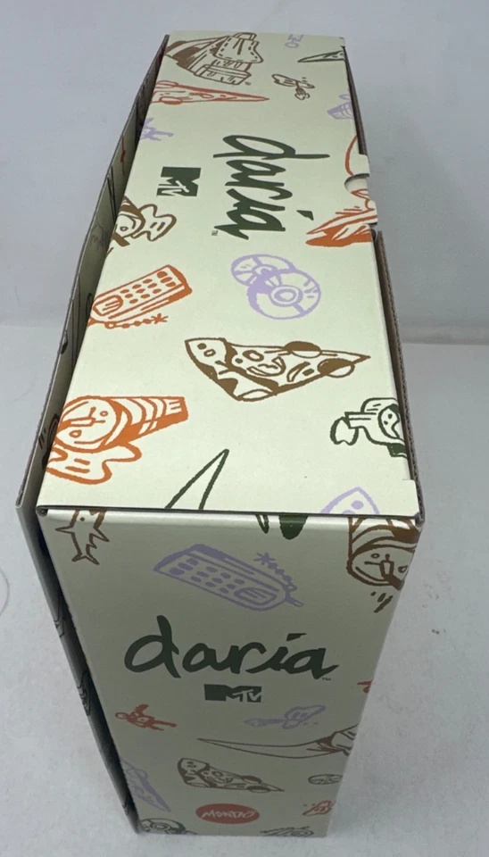 Daria and Jane Vinyl Figure Set of 2 New - image 3 of 4