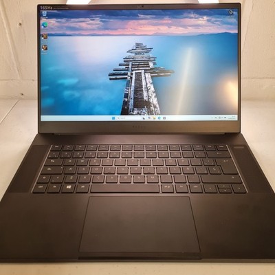 Razer Blade Advanced 15'' i7-11800H 16GB RAM 1TB RTX 3070 Spanische Tastatur