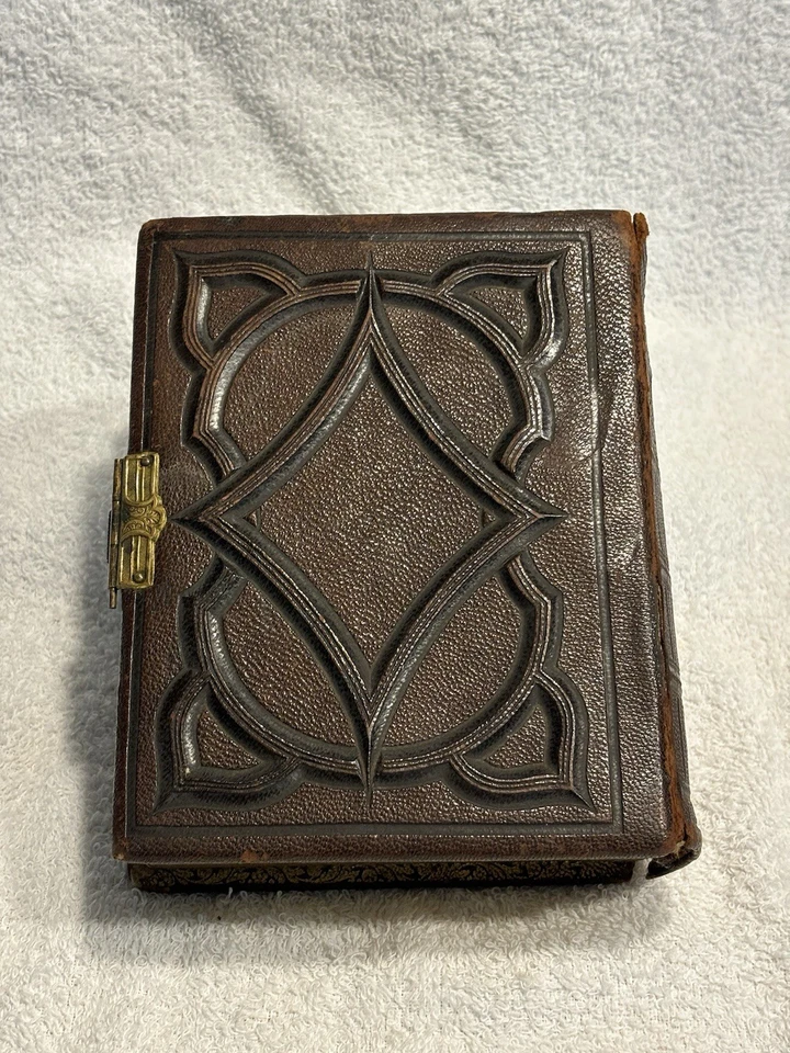 Антикварный американский фотоальбом эпохи гражданской войны 1860-х годов в кожаном переплете с латунной застежкой CDV - Изображение 2 из 4