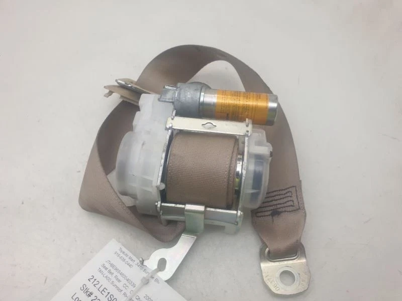 Lexus GS350 2008 montaje del cinturón de seguridad trasero del lado del pasajero Foto 3 de 4