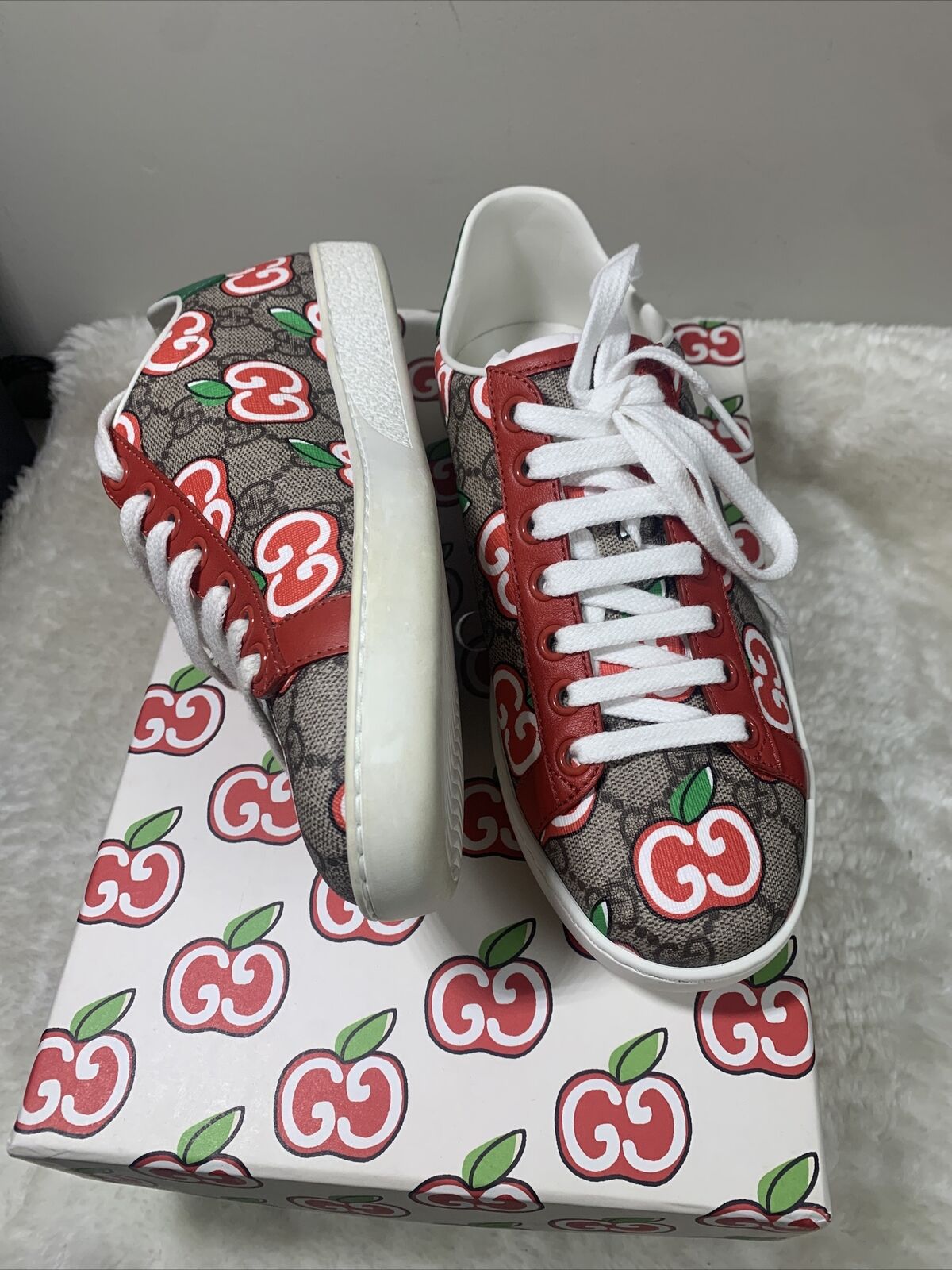 Gucci Apple GG Monogram Supreme Ace Sneakers Size 4..5