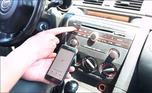 Aux mazda 3