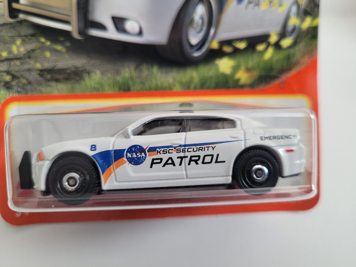 Matchbox Dodge Charger Pursuit, Blanco [KSC Security Patrol] 86/100