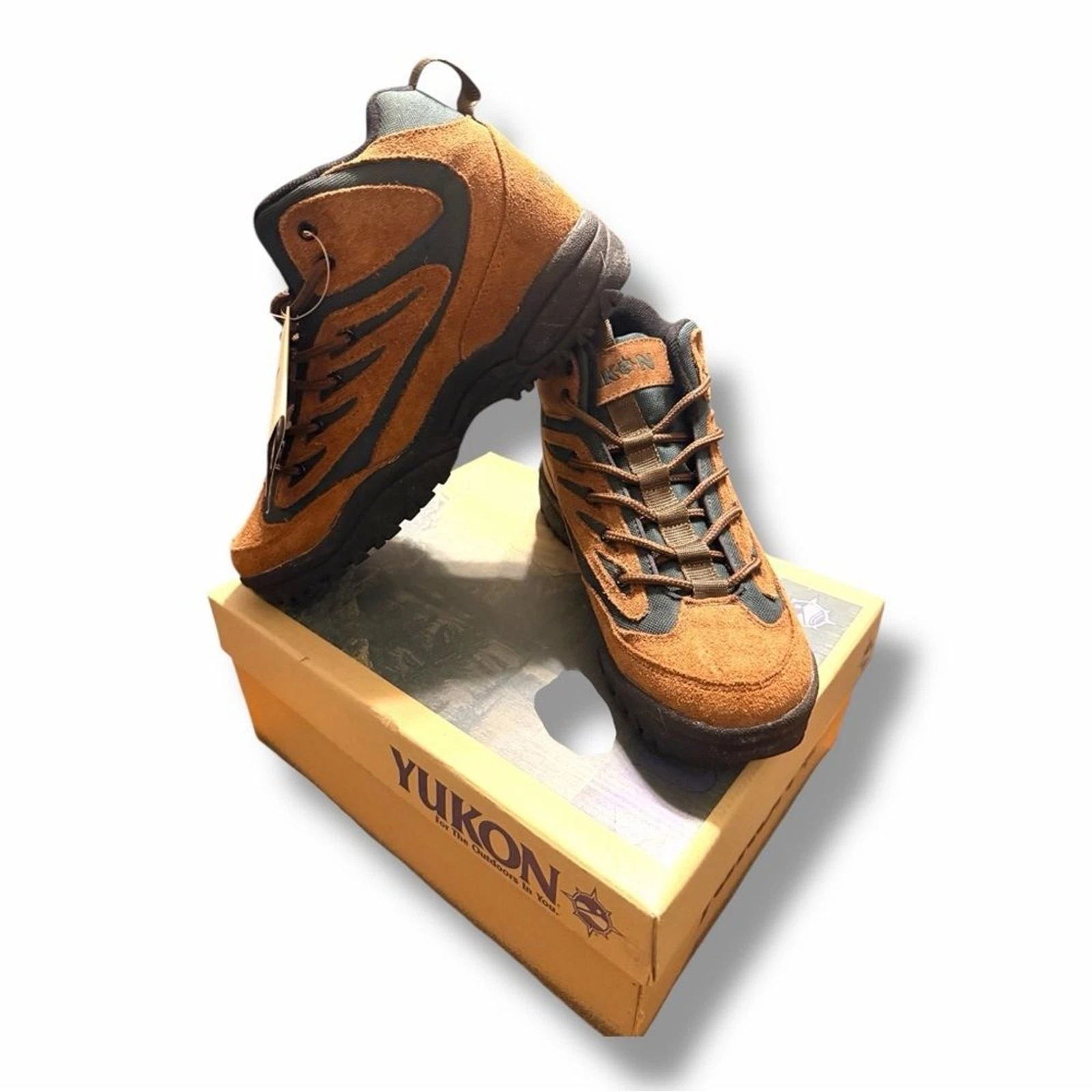 NIB Yukon Mens Brown & Black Leather Hiking Boots Lace Up Hiking Camping 7.5 M
Opens in a new window