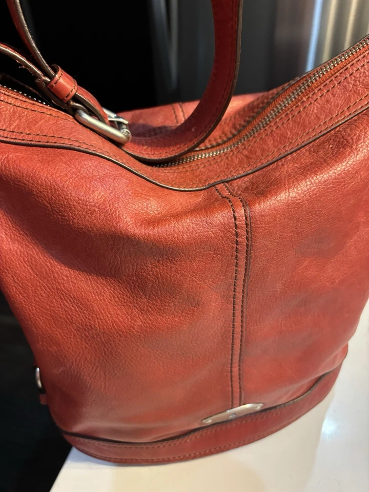 FOSSIL Vintage Maddox Red Leather Top Zip Bucket  Purse Hobo  Rare Fall Winter - Image 3 of 4