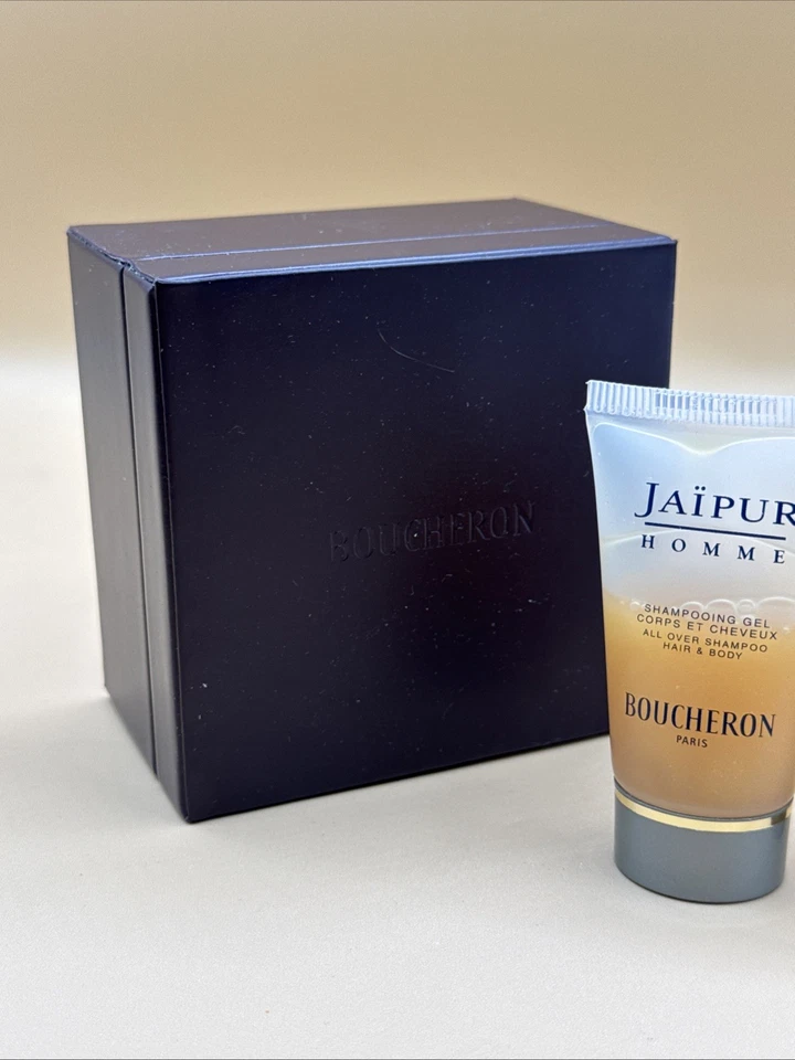 Caja Boucheron con gel champú Jaipur Homme y bálsamo para después del afeitado Foto 2 de 4