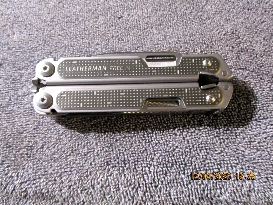 Clipe de bolso aposentado Leatherman USA Free P4 SS multi-ferramenta com bainha ESTADO PERFEITO - Imagem 4 de 4