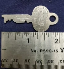 ANTIQUE LYON METAL PRODUCTS LOCK PADLOCK KEY 93PX1660 958