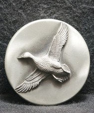 WJ11160 REALLY NICE VINTAGE 1976 FLYING DUCK BIRD MENS PEWTER BELT BUCKLE