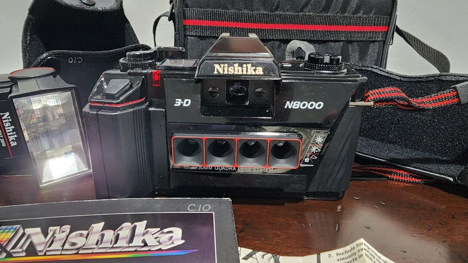 Cámara fotográfica con lente cuadrada 3D Nishika N8000 35 mm con kit de flash 3010 de doble luz + estuche Foto 3 de 4