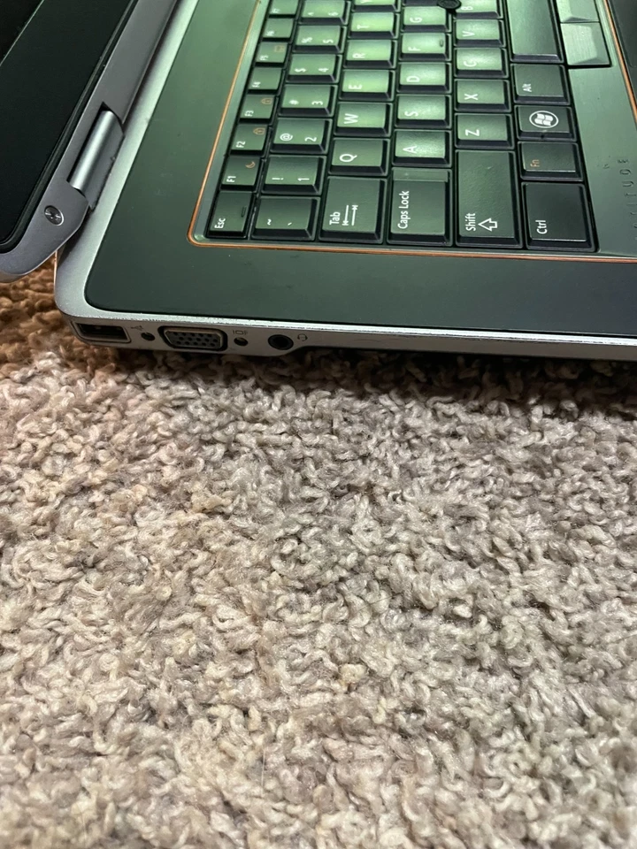 dell laptop windows 7 core i7 grey for parts only no charger included  - Image 4 of 4