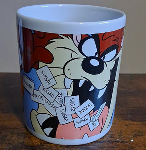 Warner Bros. Studio Store Looney Tunes Taz 30oz Jumbo Ceramic Mug 1998