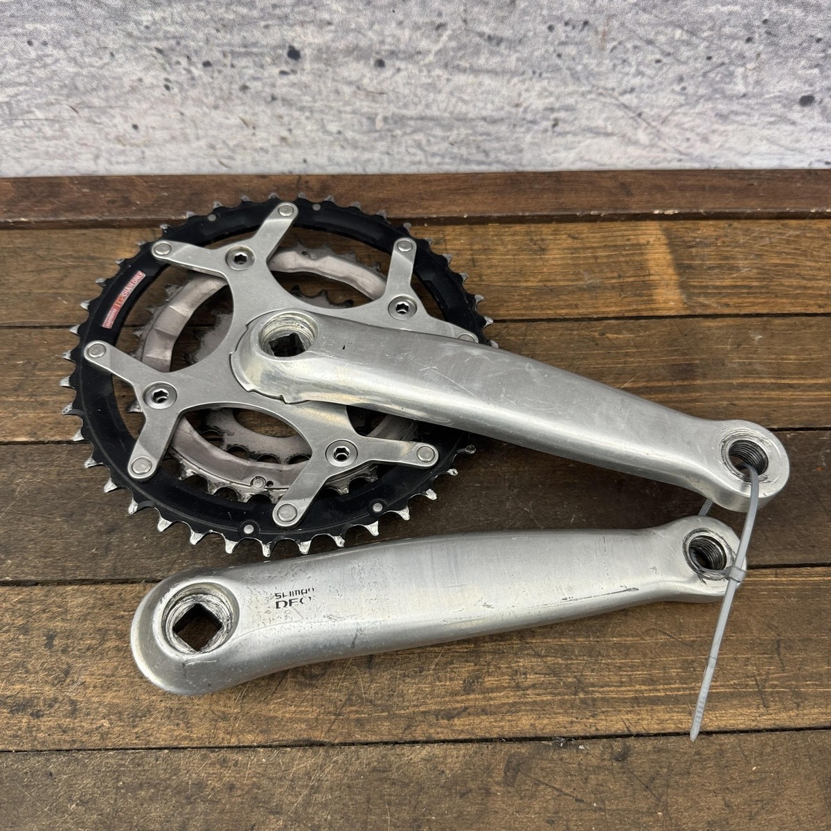 Shimano Deore FC-M569 Crankset Triple Chainring 175mm Square Taper