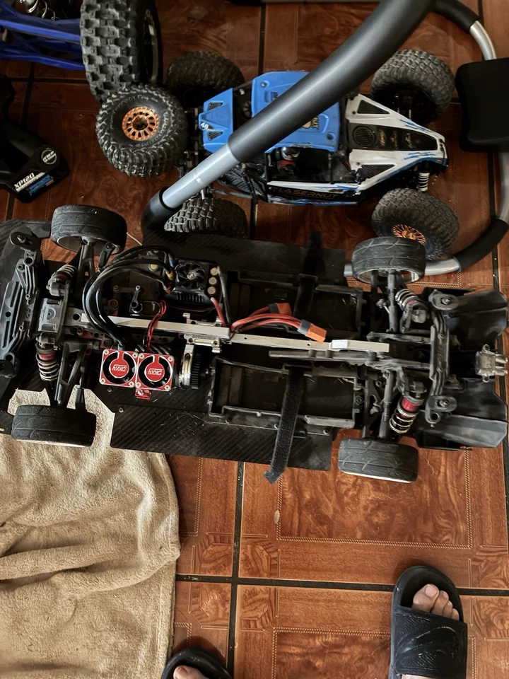 Infracción Arrma de fibra de carbono Foto 3 de 3