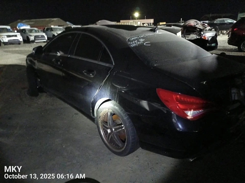 BLK LEFT FRONT DOOR TRIM PANEL 11772003018G72 2016 MERCEDES-BENZ CLA250 Foto 4 de 4