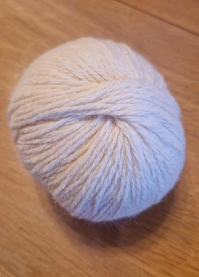 Pelote de laine 30% angora et 70% Mérinos - 50 g - Blanc Naturel - Photo 1/4