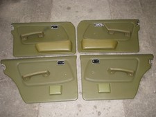 Mercedes W123 Limousine Original Satz Türverkleidungen moos grün 1. Serie