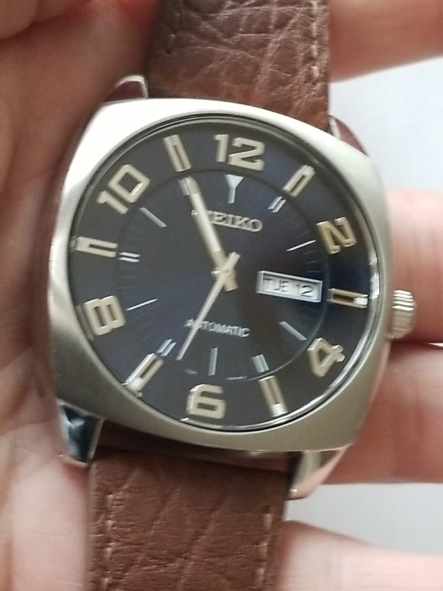 Seiko 7S26-04D0 Automatic Vintage Men's Watch Used Japan Made